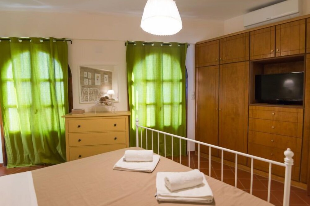 Photo of Bedroom in Panormos