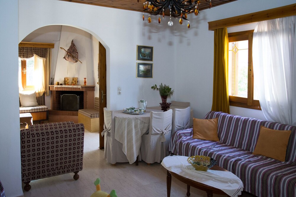 Photo of Livingroom in Kokkini Chani