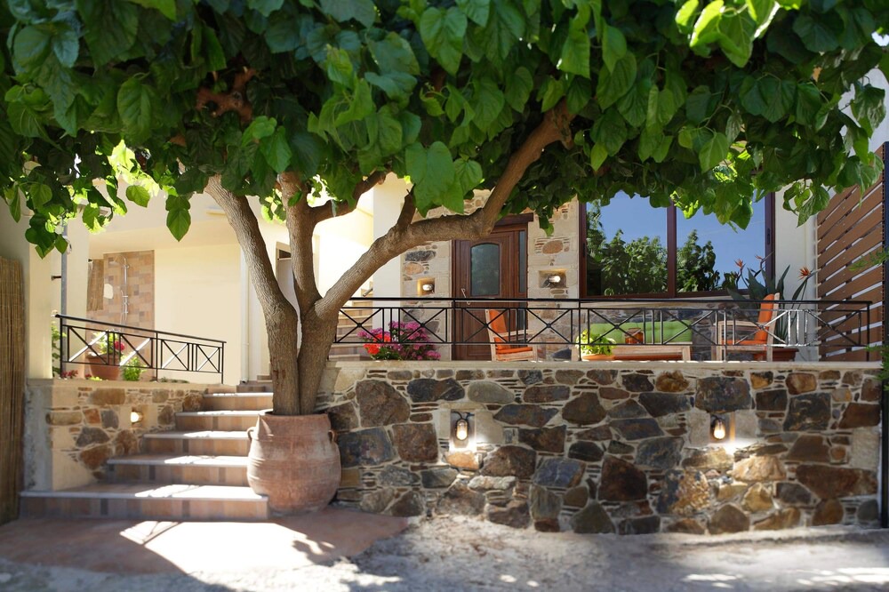 Photo of Outdoor in Elos
