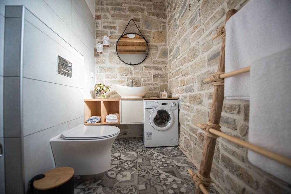 Photo of Bathroom in Faistos