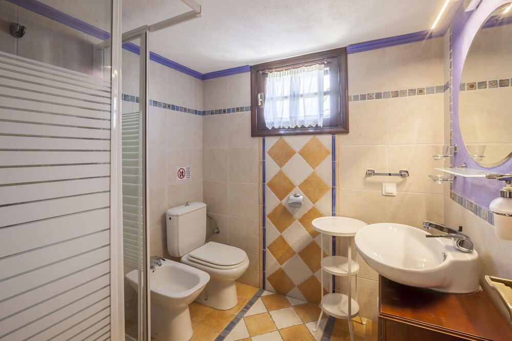 Photo of Bathroom in Paradhisos