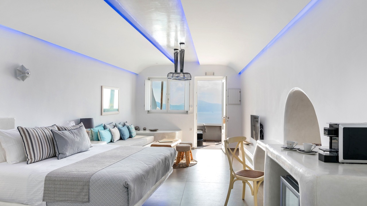 Photo of Bedroom in Oia