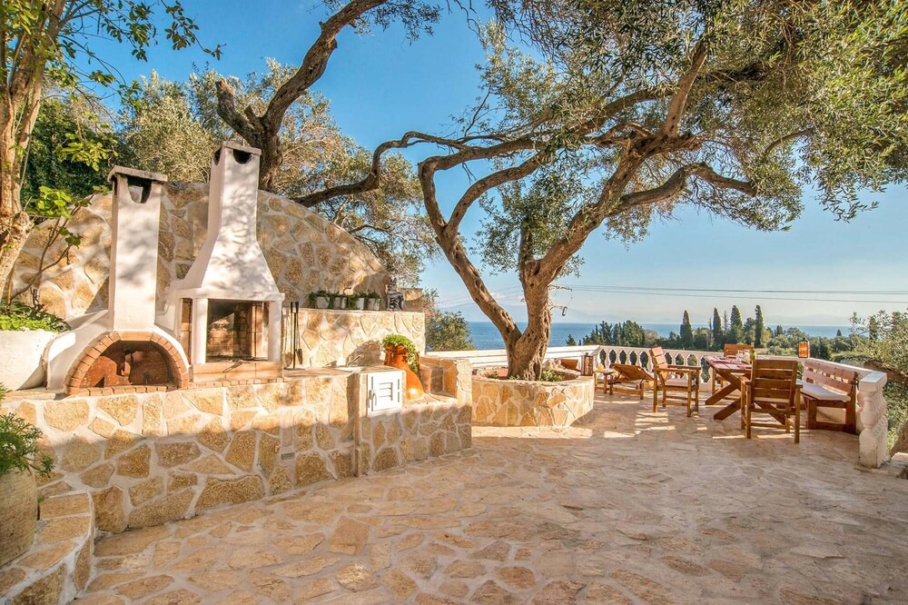 Photo of Patio Balcony in Longos