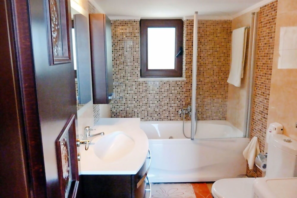 Photo of Bathroom in Katochori