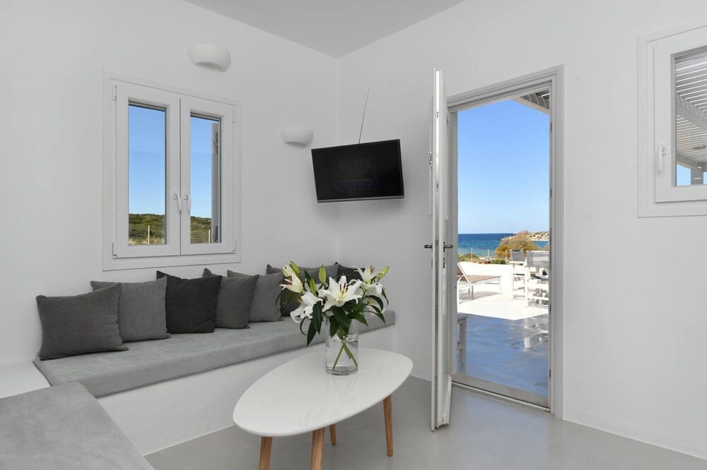 Photo of Livingroom in Nea Cryssi Akti