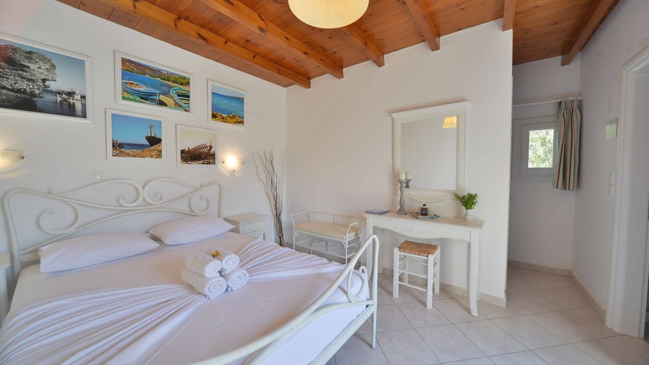 Photo of Bedroom in Katapola