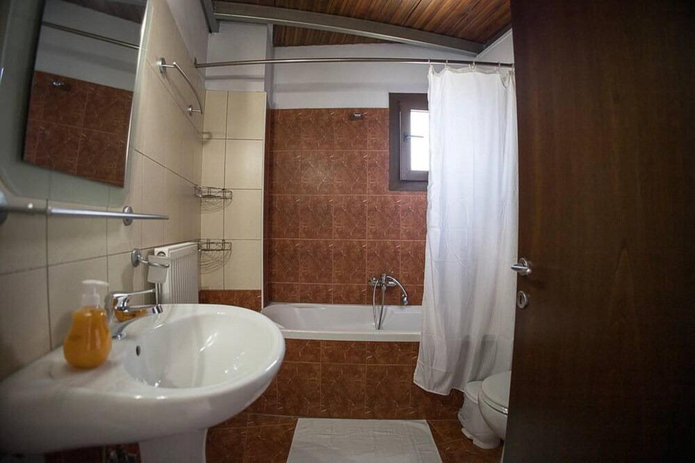 Photo of Bathroom in Kato Lechonia