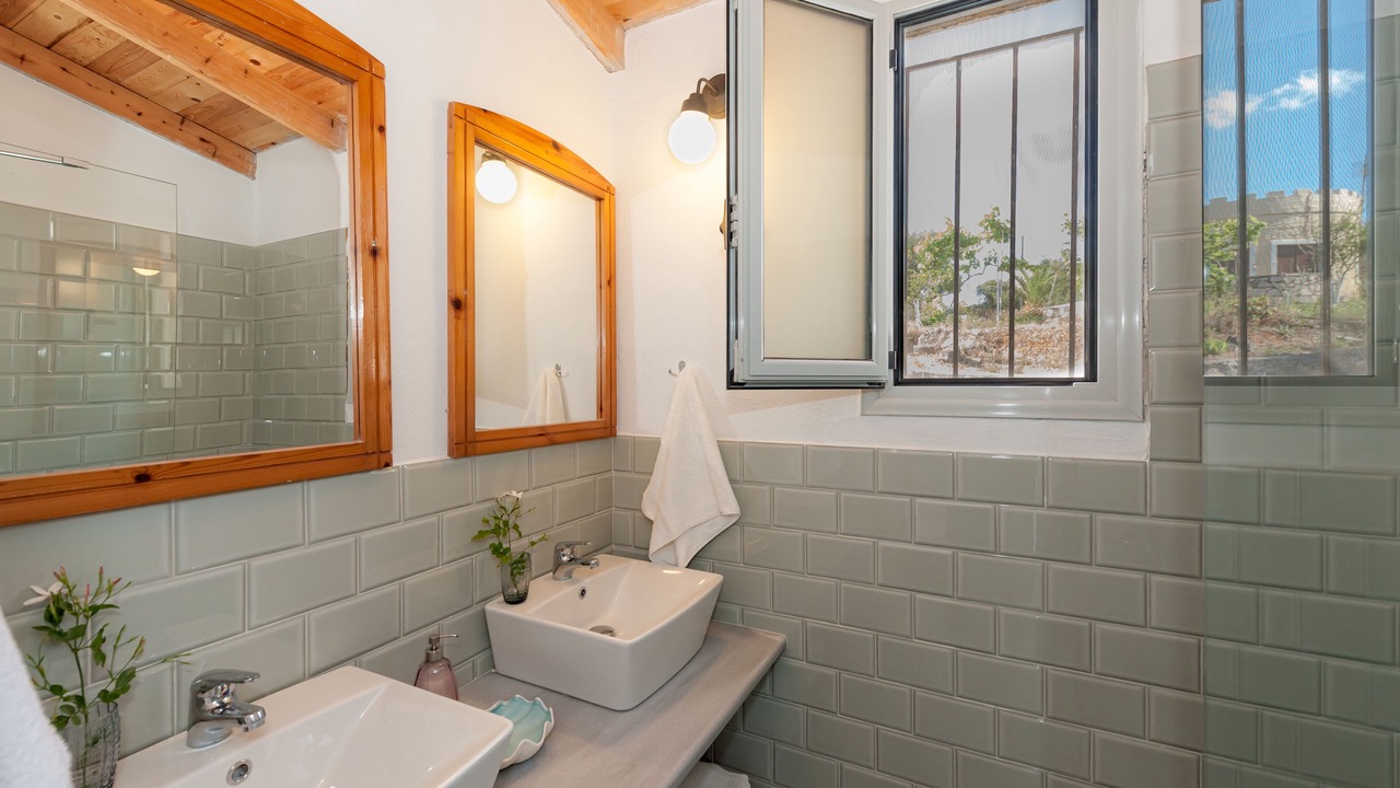 Photo of Bathroom in Kalathas