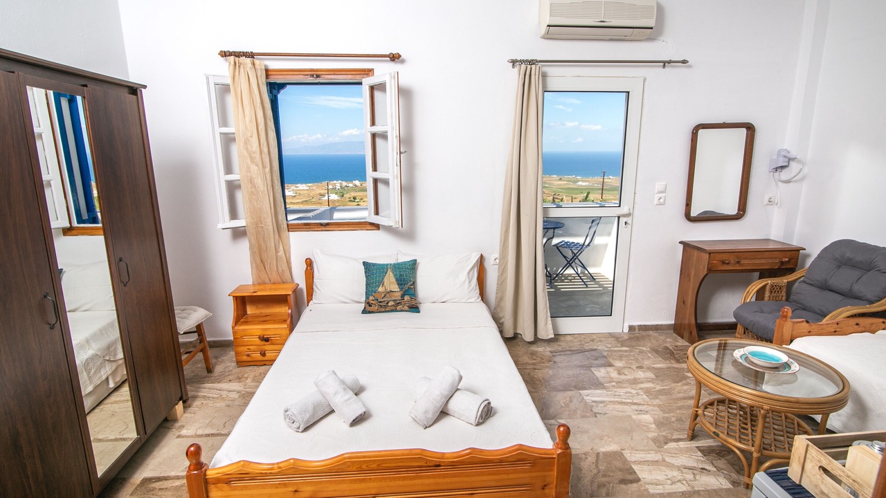 Photo of Bedroom in Oia
