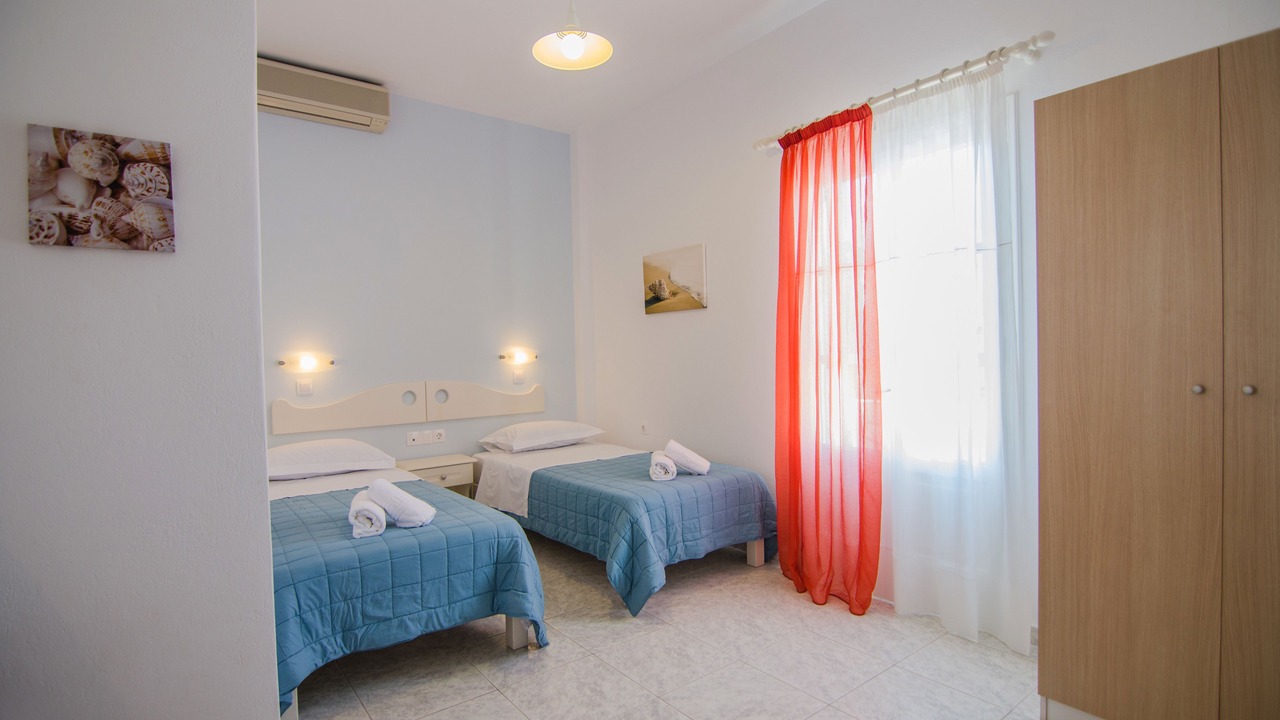Photo of Bedroom in Ios Town