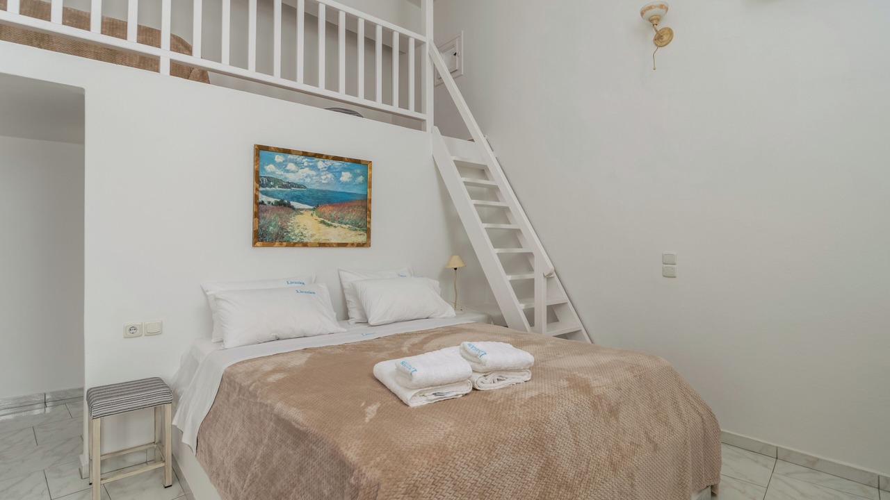 Photo of Bedroom in Adamas