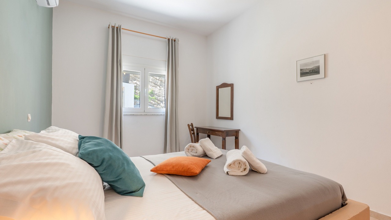 Photo of Bedroom in Mirtos