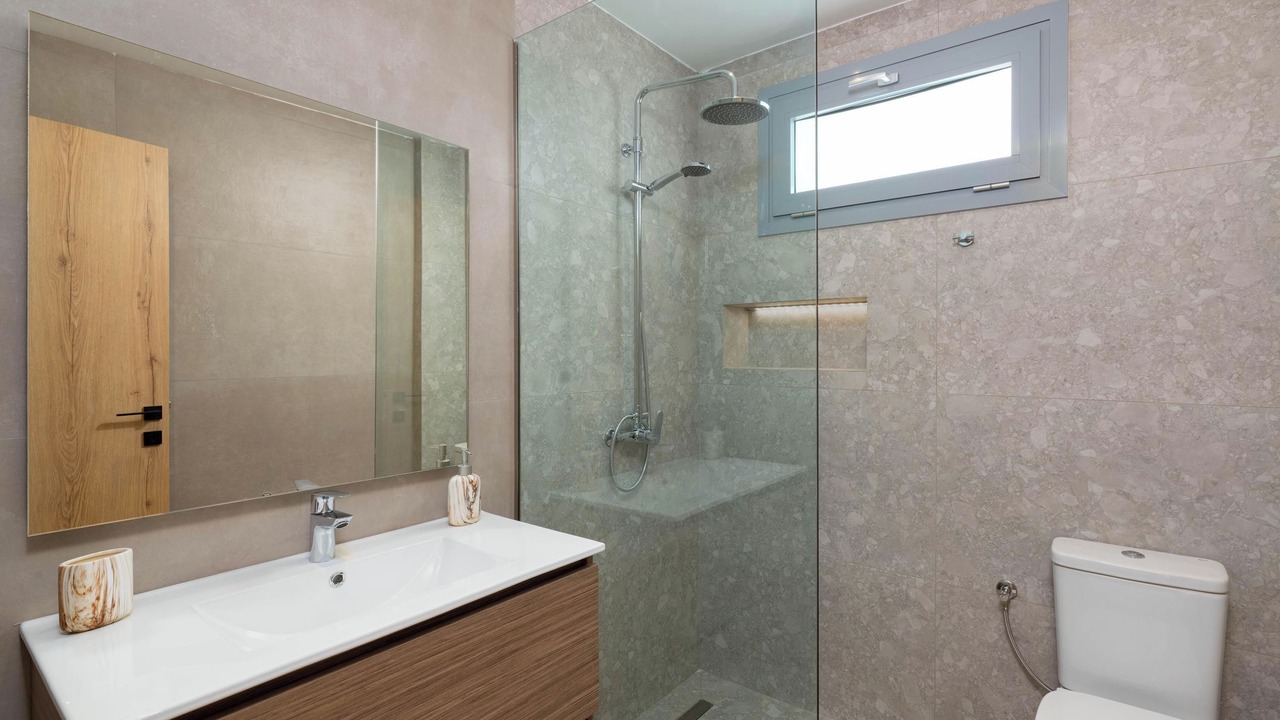Photo of Bathroom in Petaloudes
