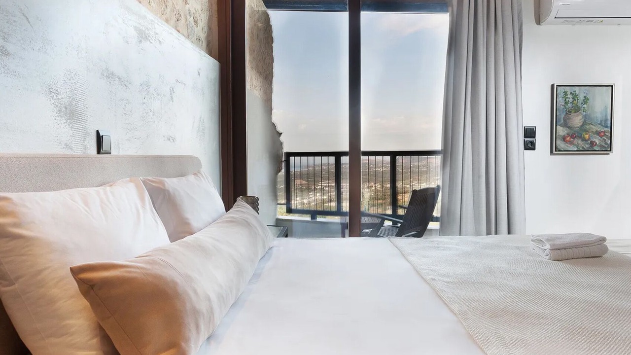 Photo of Bedroom in Adele
