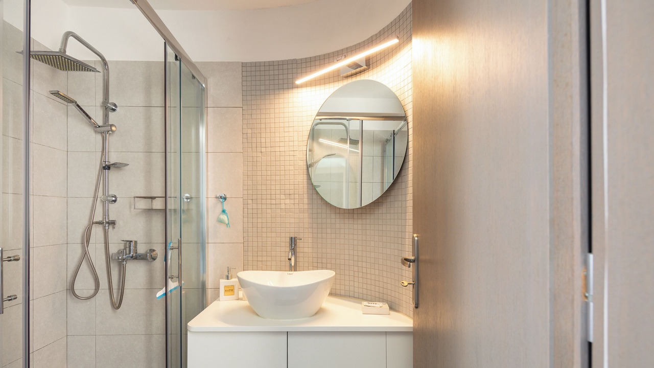 Photo of Bathroom in Karoti