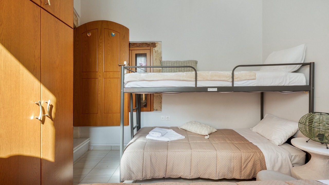 Photo of Bedroom in Monopari