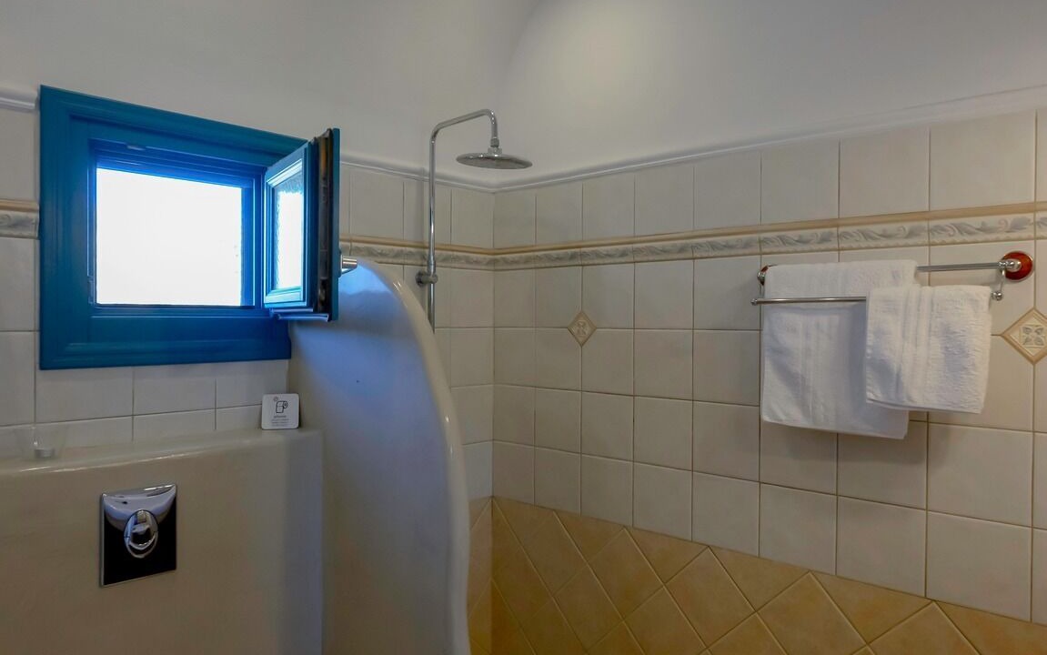 Photo of Bathroom in Vourvoulos