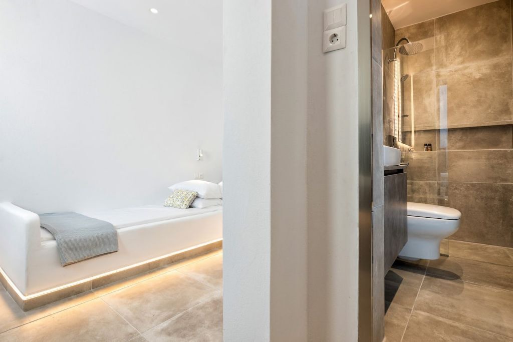 Photo of Bathroom in Parikia