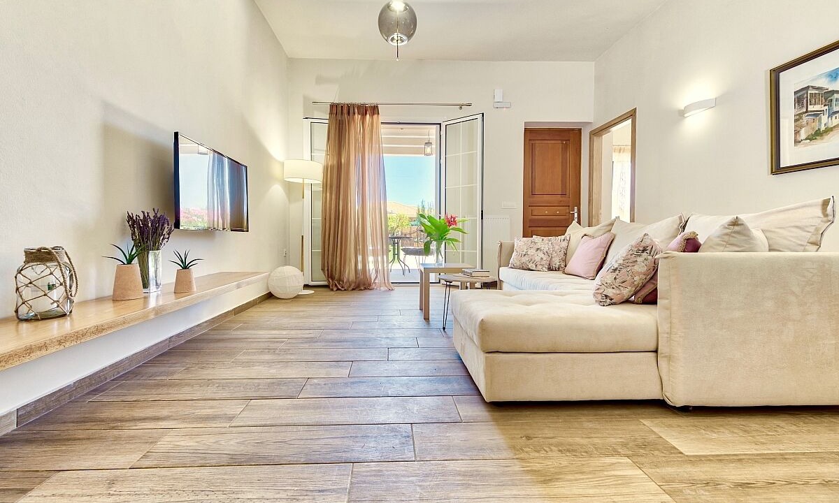 Photo of Livingroom in Pigadhakia