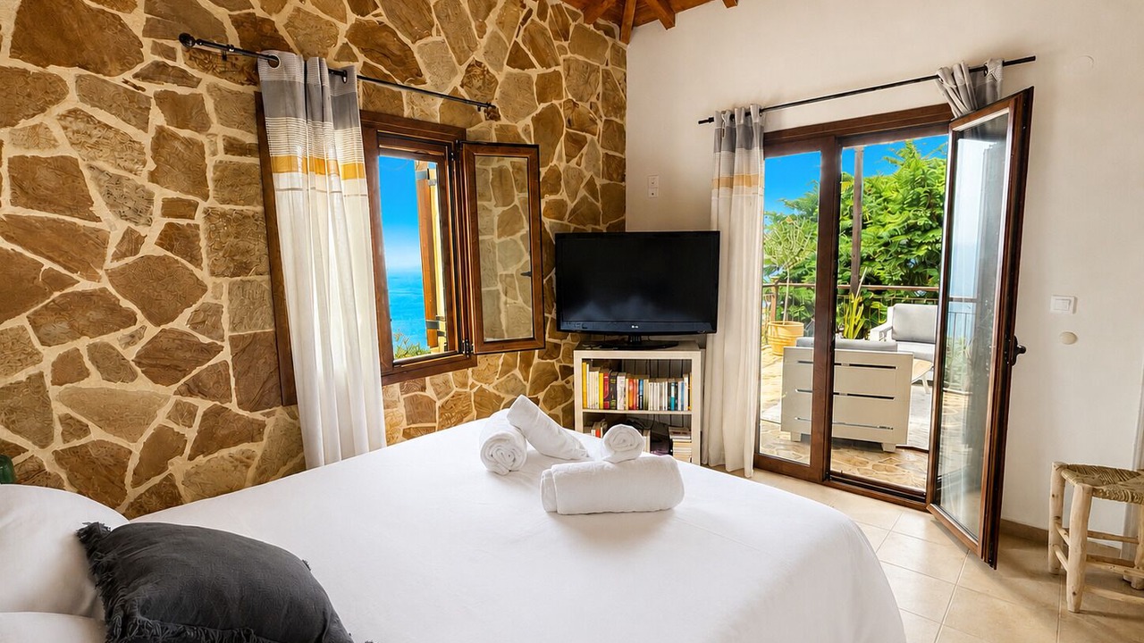 Photo of Bedroom in Glossa