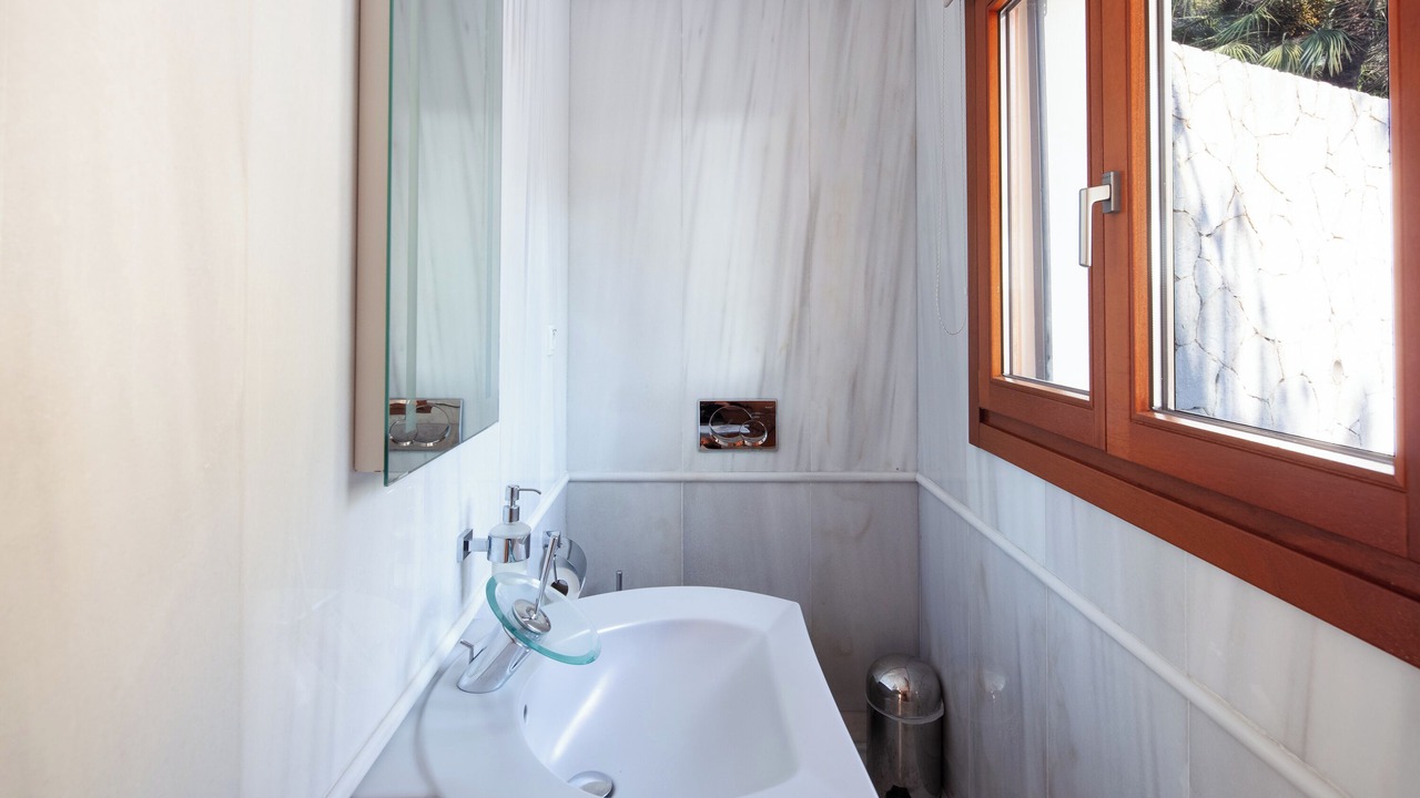 Photo of Bathroom in Akrotiri