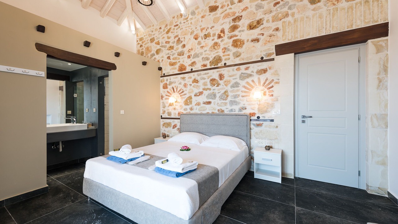Photo of Bedroom in Douliana