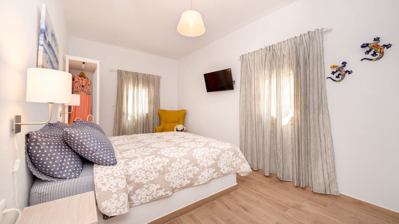 Photo of Bedroom in Oia