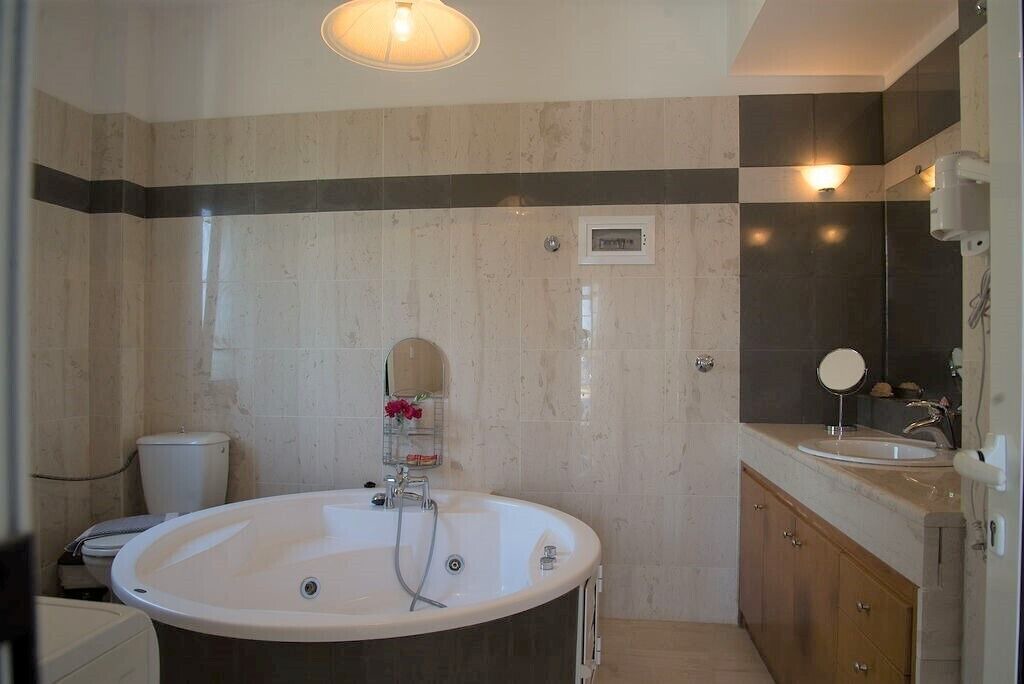 Photo of Bathroom in Achlia