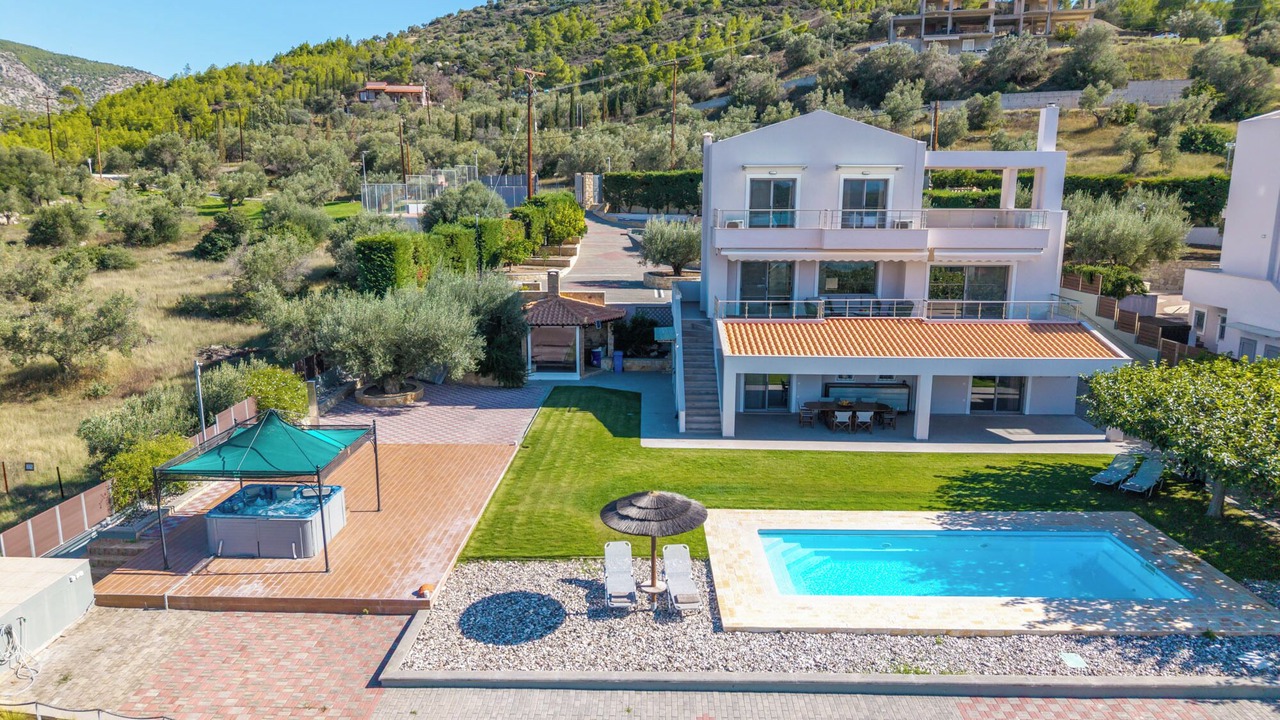 Photo of Outdoor in Limni Vouliagmenis