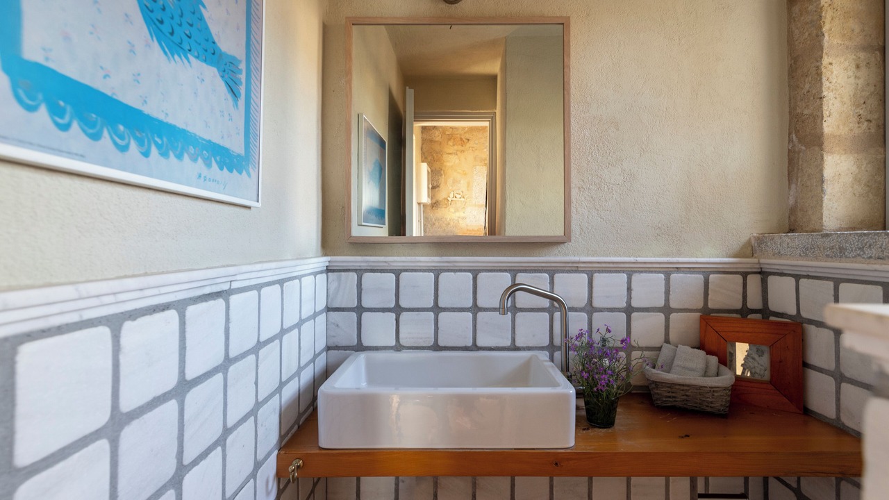 Photo of Bathroom in Lefktro