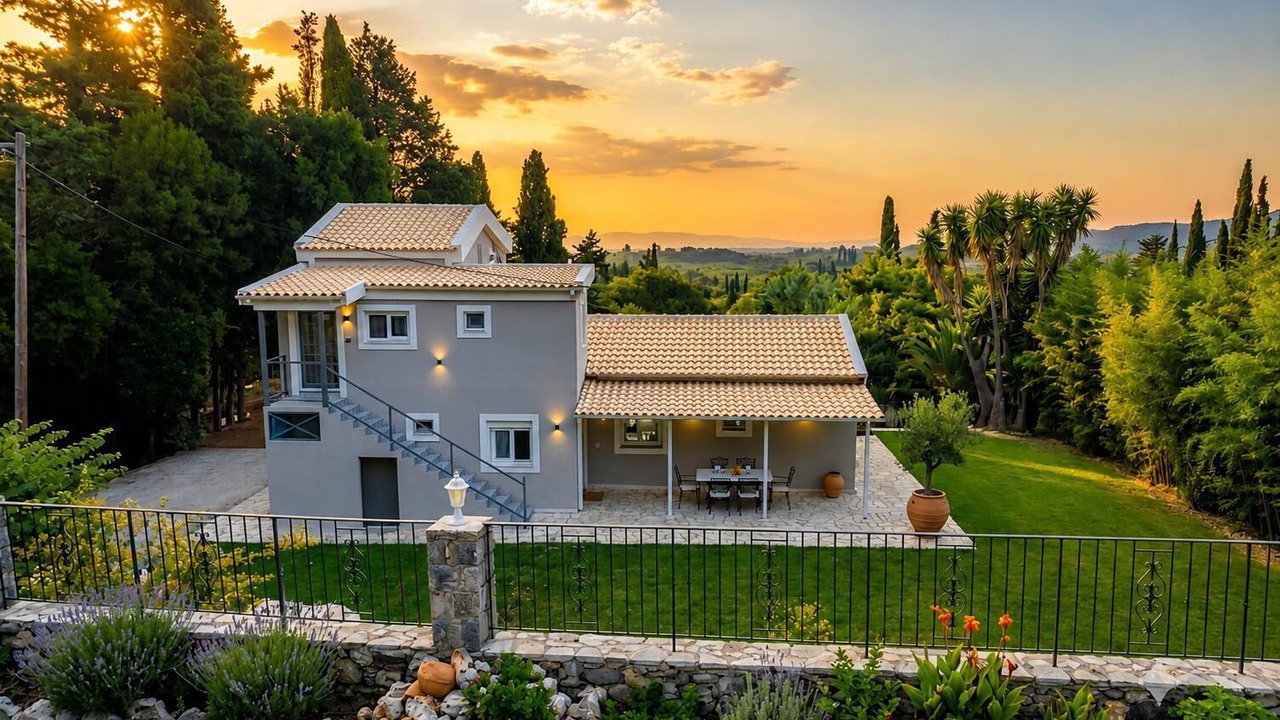 Photo of Outdoor in Petaleia