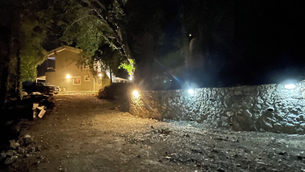 Photo of Outdoor in Petaleia