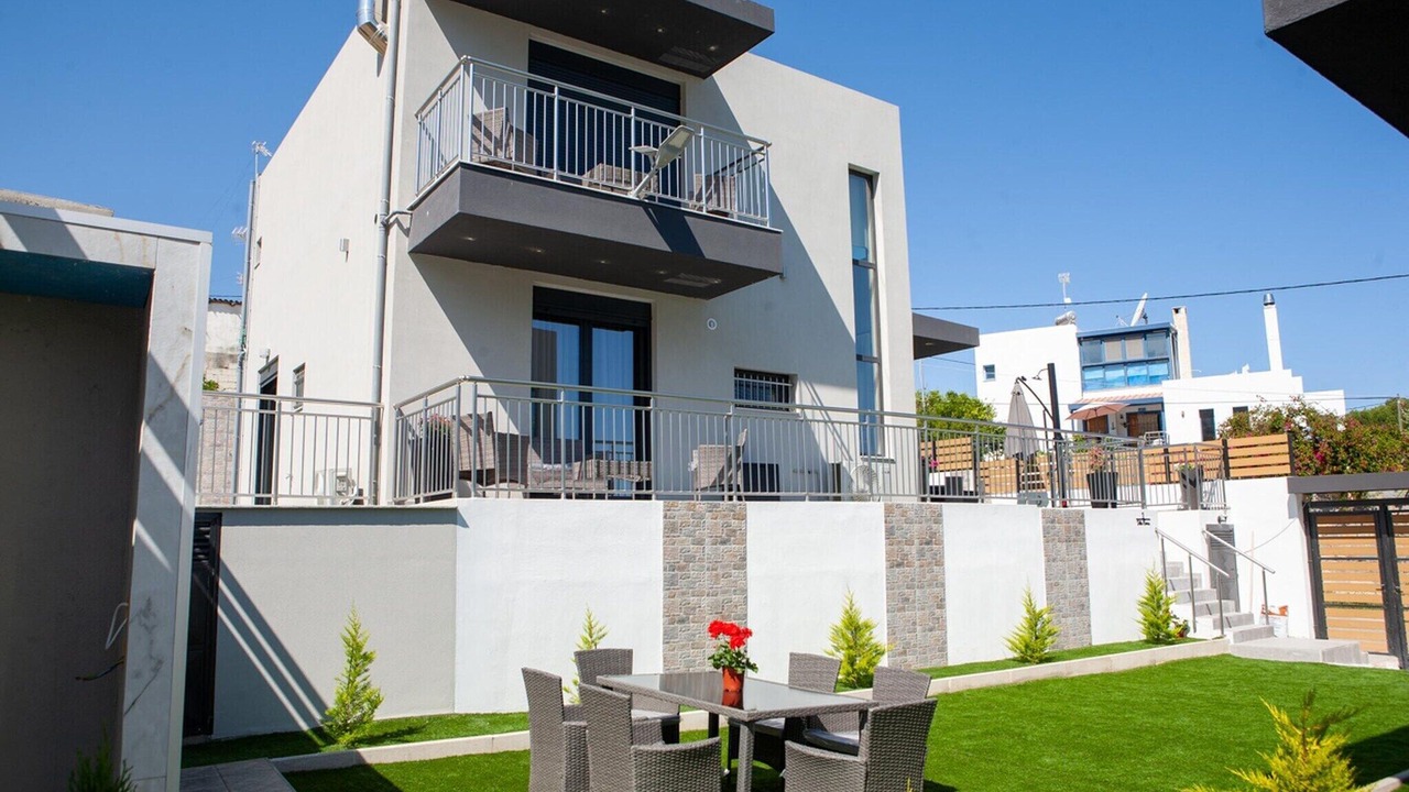 Photo of Patio Balcony in Gouvai