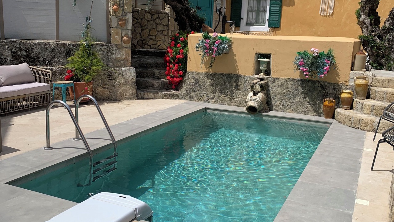 Photo of Outdoor in Neromilos