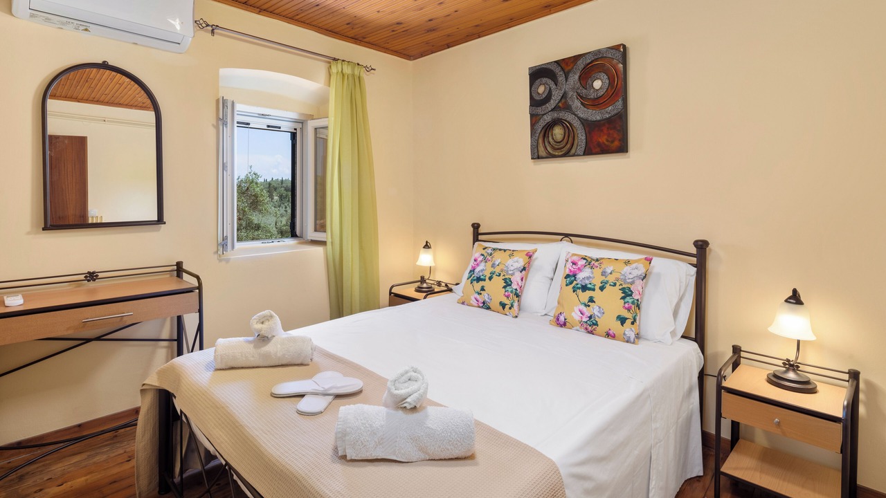 Photo of Bedroom in Kouramades