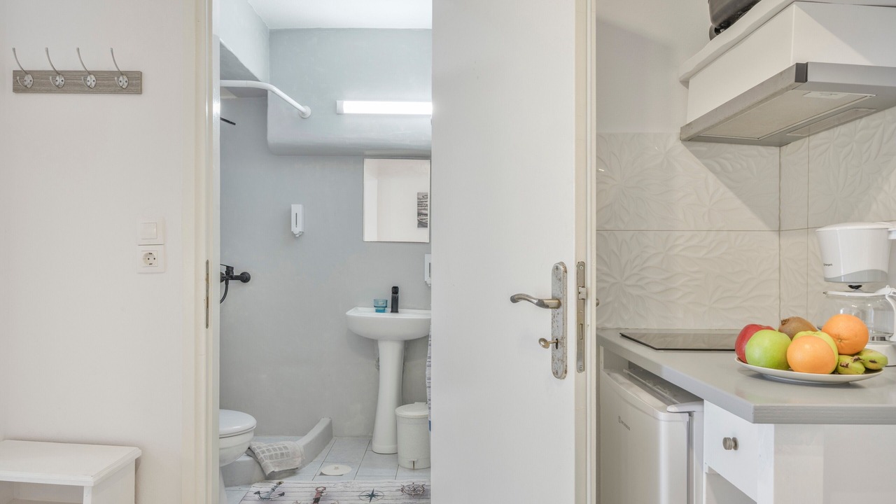 Photo of Bathroom in Katapola