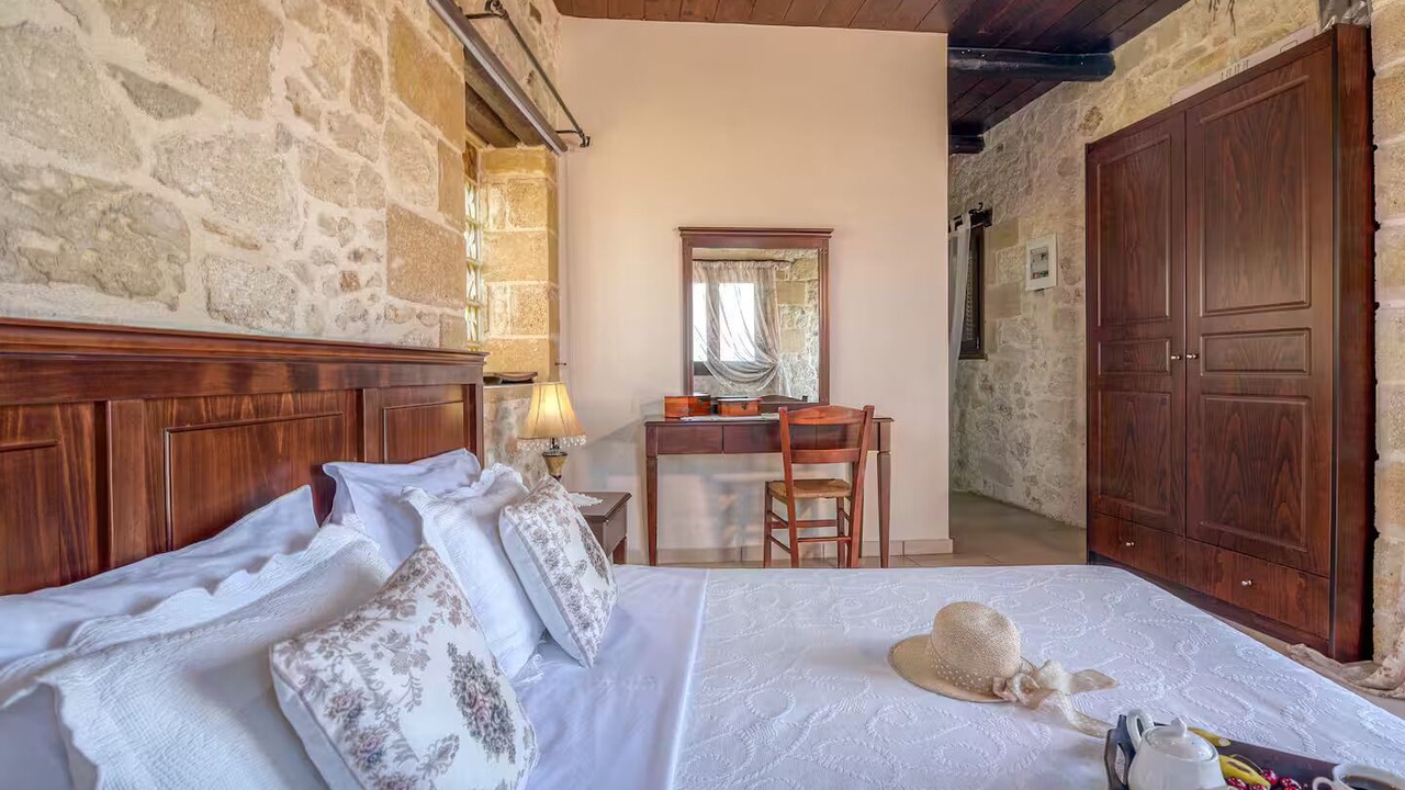 Photo of Bedroom in Limeniskos