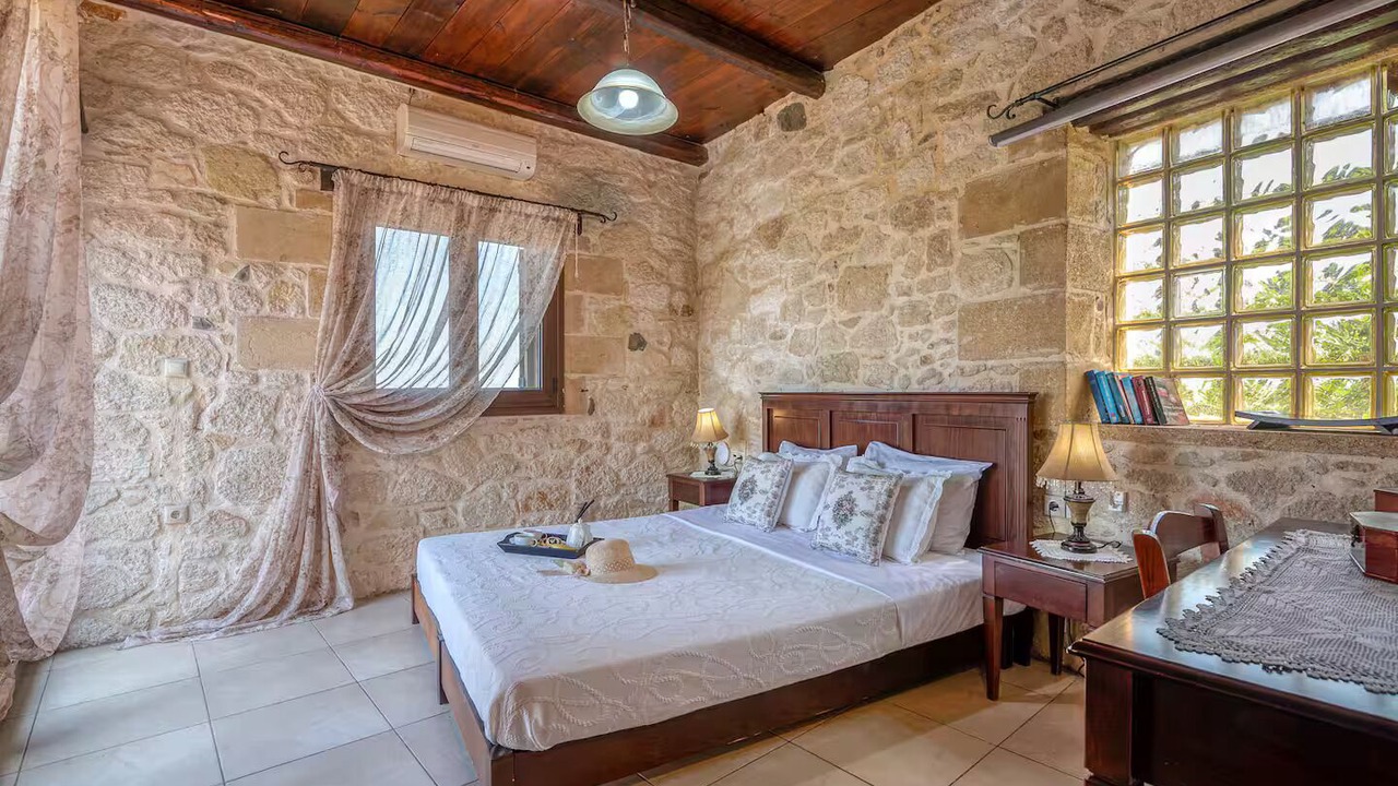 Photo of Bedroom in Limeniskos