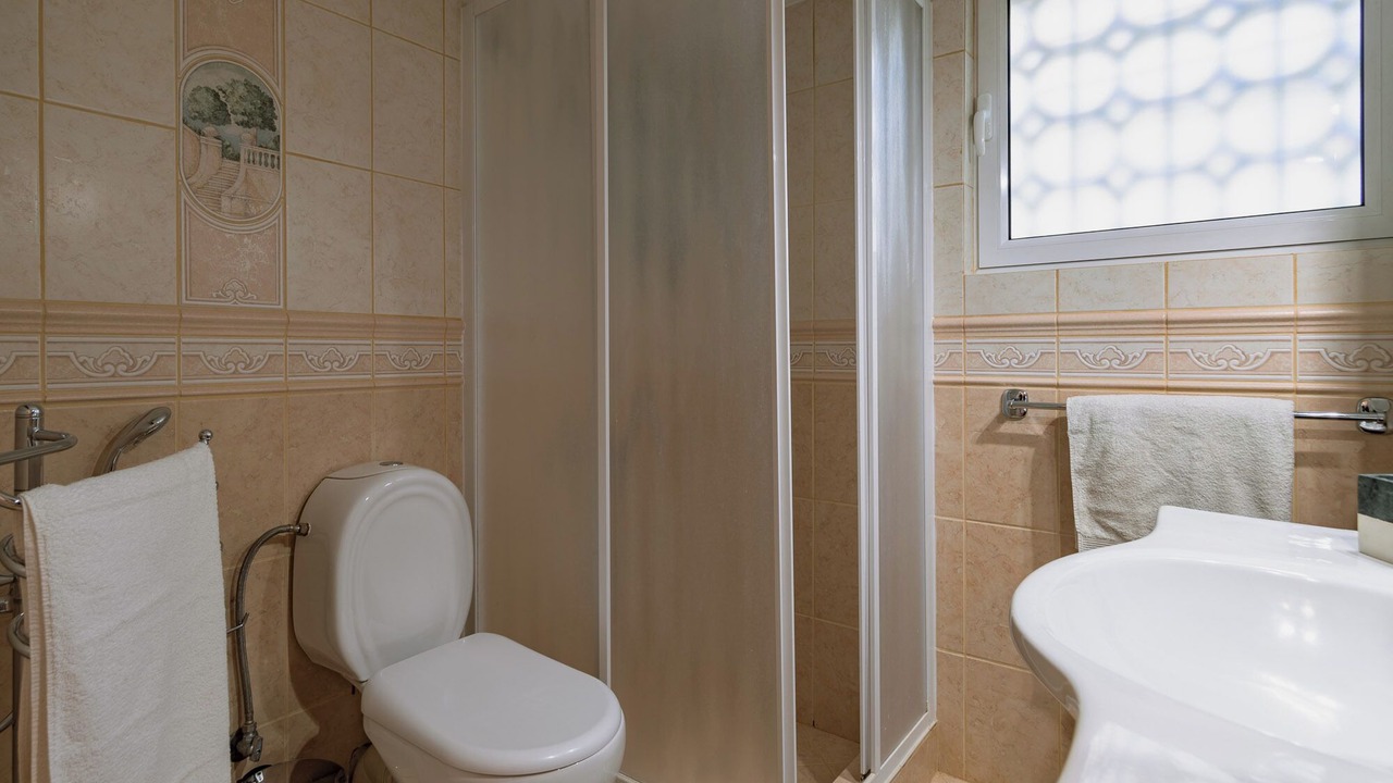 Photo of Bathroom in Kaki Thalassa