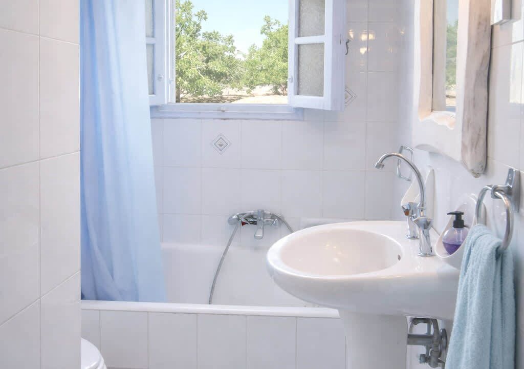 Photo of Bathroom in Ayioi Asomatoi