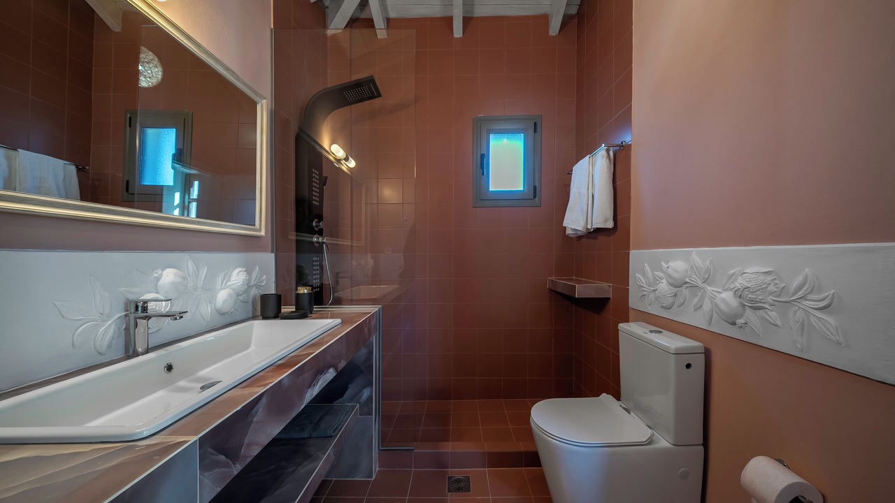Photo of Bathroom in Poulithra