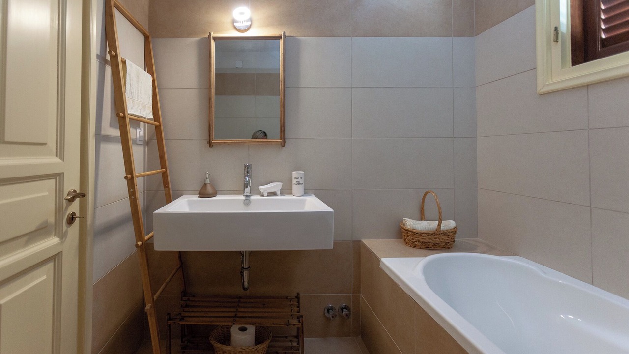 Photo of Bathroom in Aleimmatades