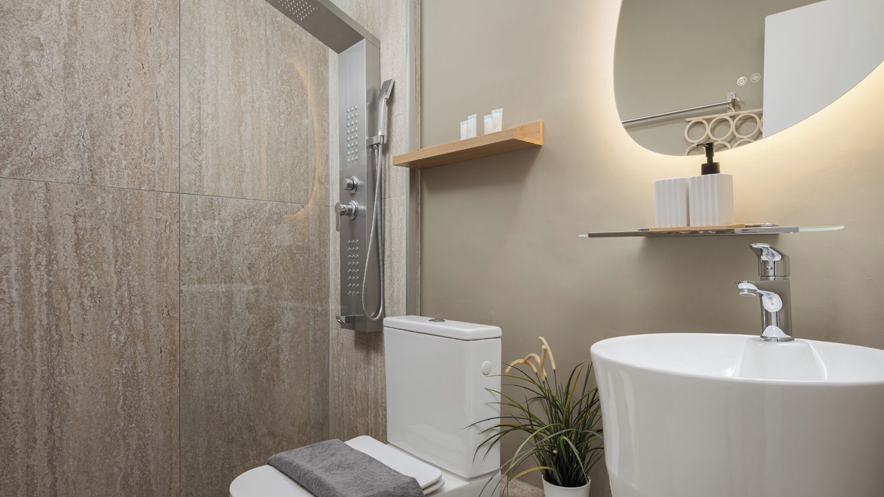 Photo of Bathroom in Mets