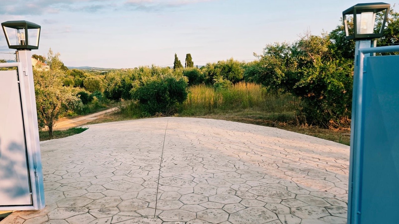 Photo of Outdoor in Vromonerion