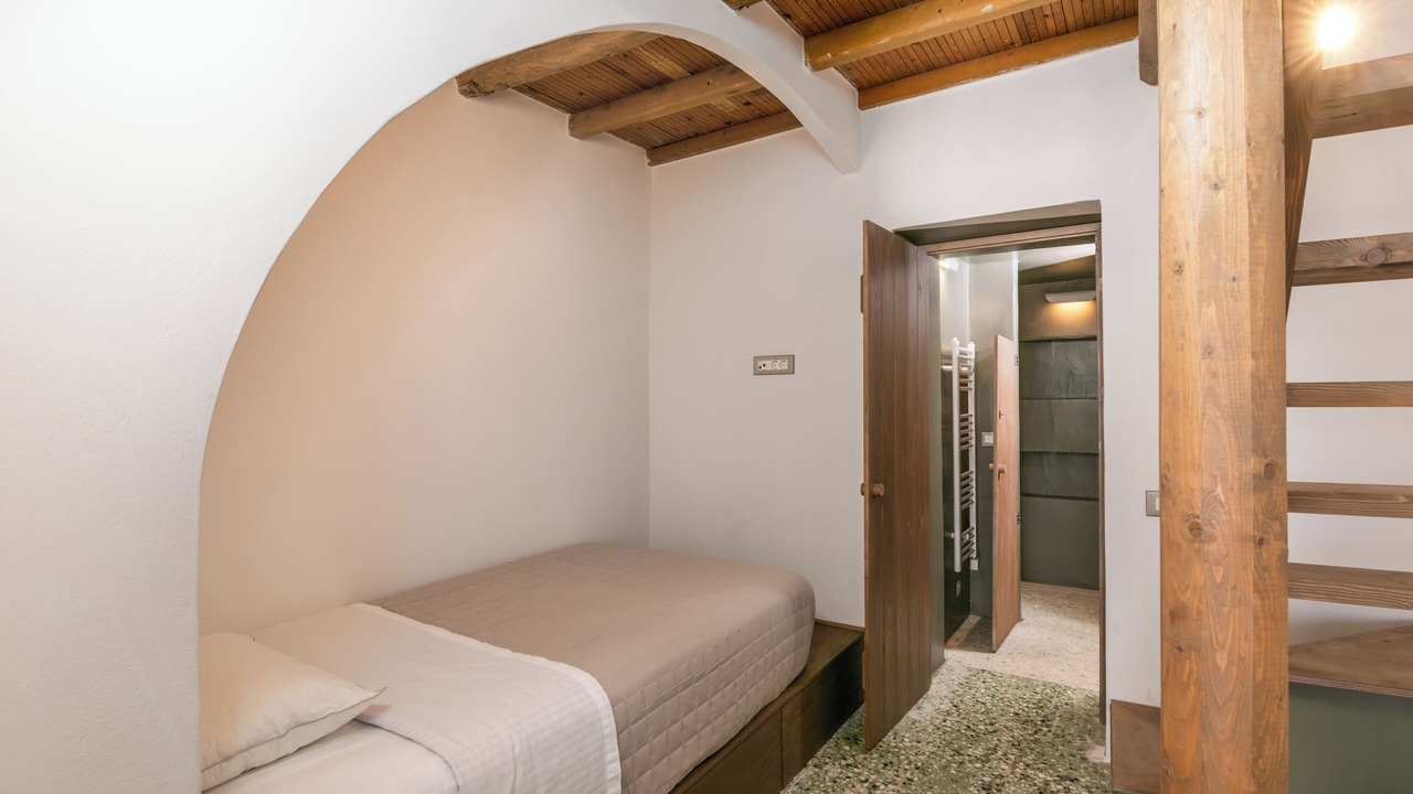 Photo of Bedroom in Tripiti