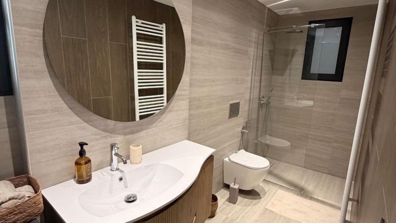 Photo of Bathroom in Elliniko-Argyroupoli