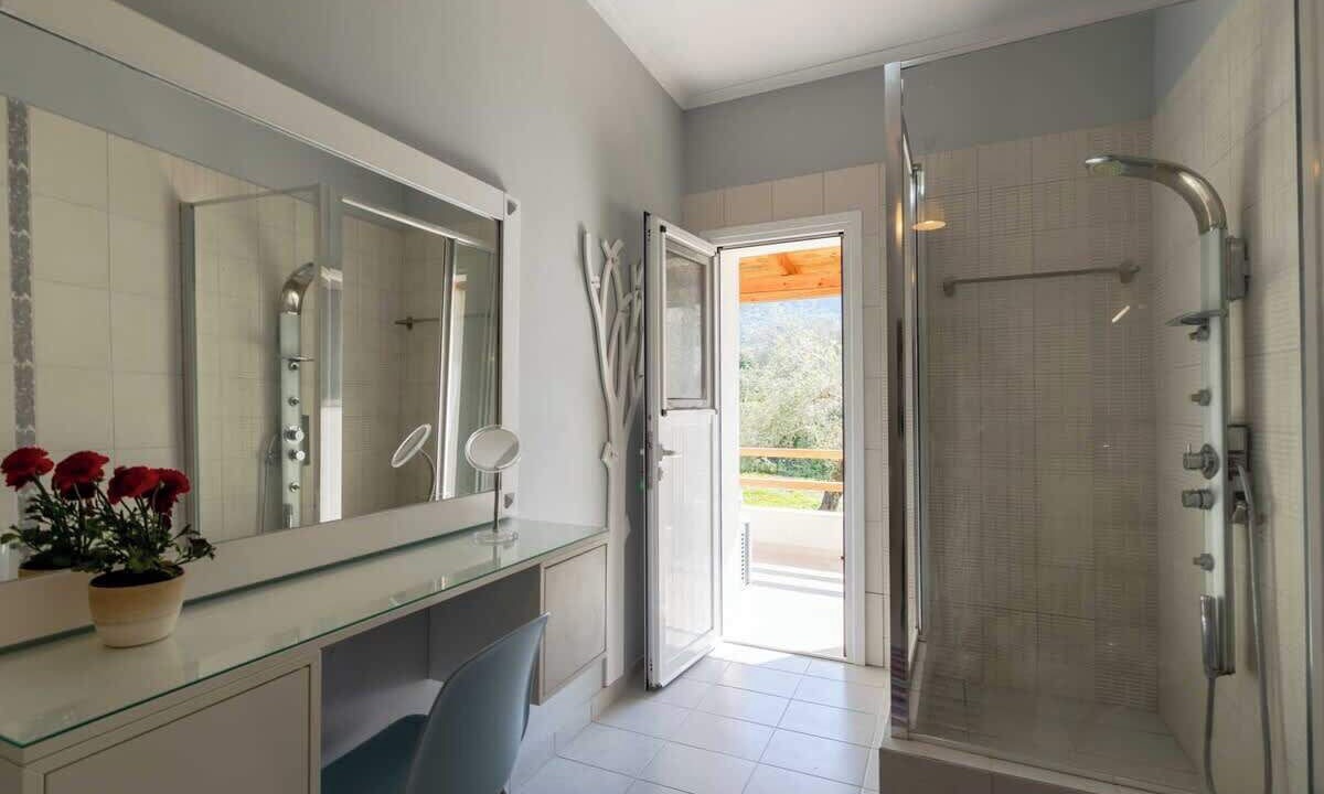 Photo of Bathroom in Vatos
