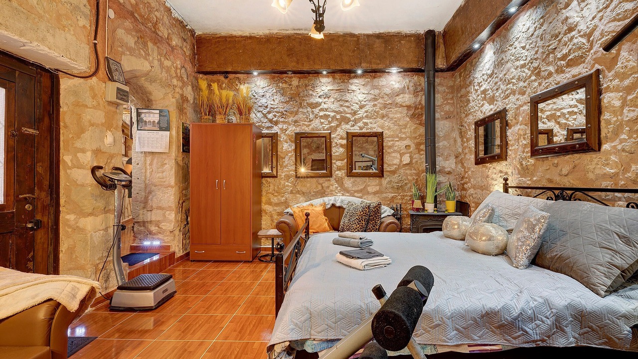 Photo of Bedroom in Krouson