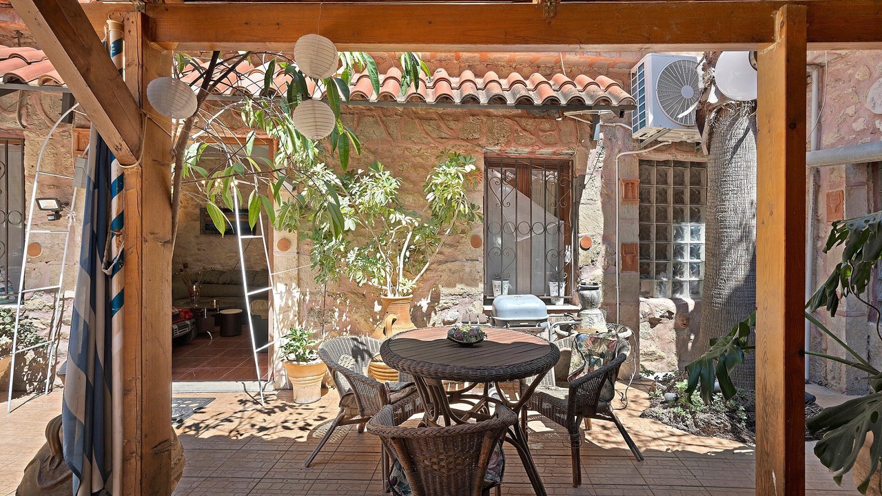 Photo of Outdoor in Krouson