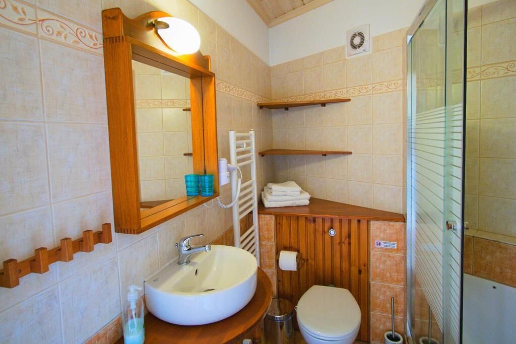 Photo of Bathroom in Asprangeloi